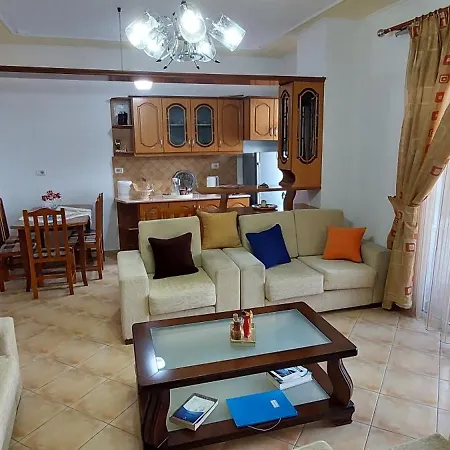 Shehu Downtownn Apartmán *